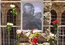 Décès de Desmond Tutu : les dirigeants du monde entier témoignent